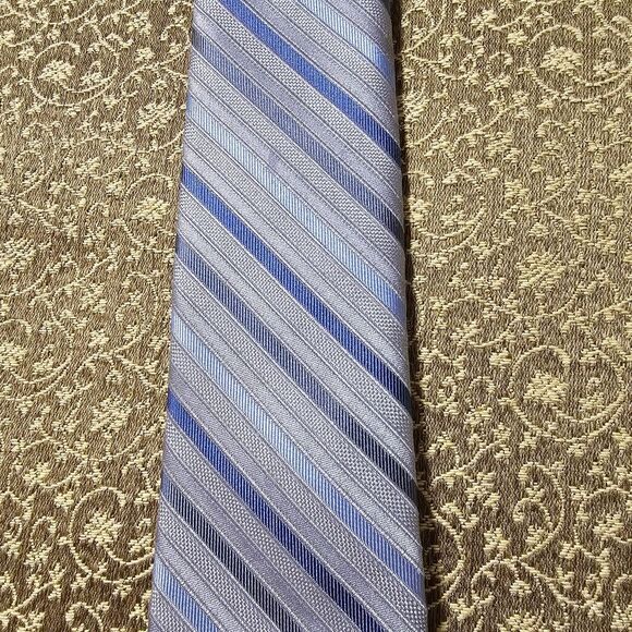 Calvin Klein Big Boy Diagonal Stripe Tie, 100% Silk - Picture 4 of 4
